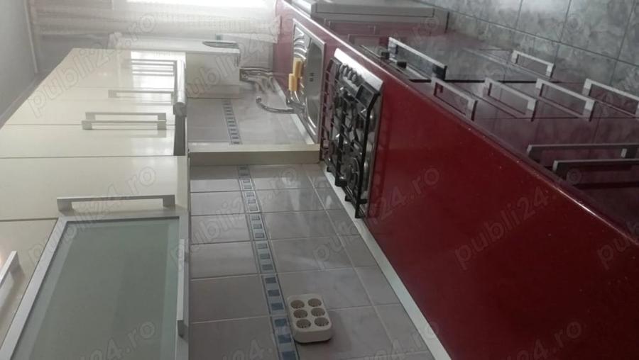 Apartament cu 2 camere decomandat în Precista