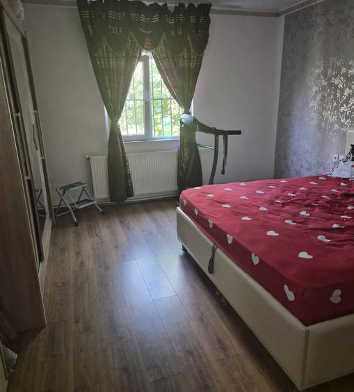 Casă cu 3 camere în Modelu