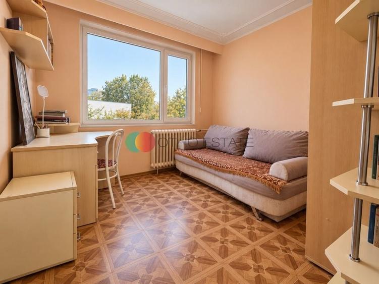 Apartament cu 4 camere, mobilat în Berceni