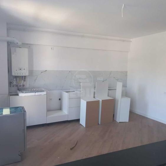 Apartament cu 2 camere semidecomandat în Florești