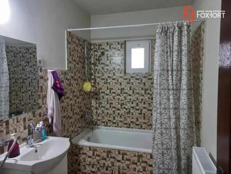 Apartament cu 2 camere decomandat în Remetea Mare