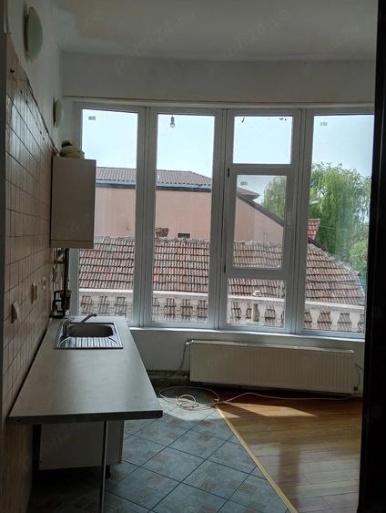 Apartament cu 3 camere decomandat în Mehala