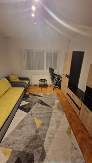 Inchiriez apartament 2 camere Centru Nou - 2