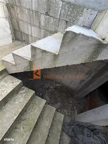 Casă cu 4 camere decomandat în Stâlpu