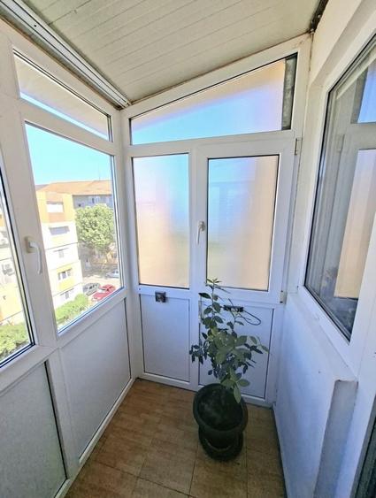 Apartament cu 2 camere semidecomandat în Craiovița Nouă