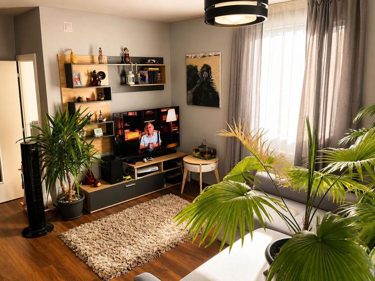Apartament cu 2 camere semidecomandat, mobilat în Vitan