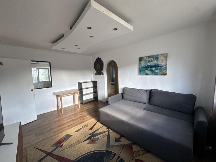 Apartament cu 2 camere semidecomandat în Podul de Piatră