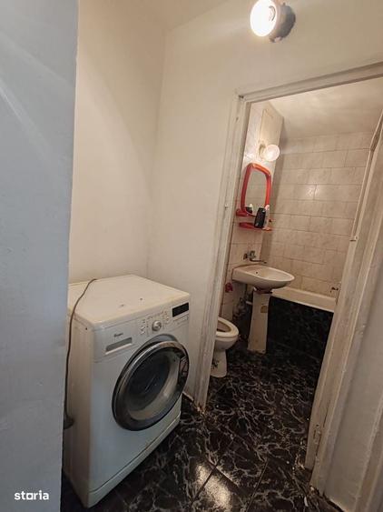 Apartament cu 2 camere decomandat în Podul de Fier