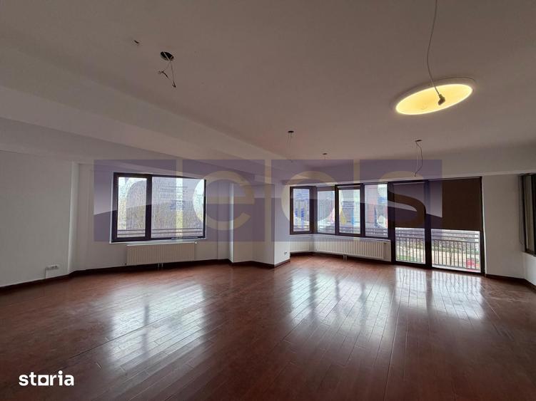 Apartament cu 3 camere în Vitan