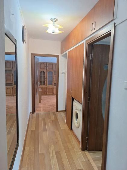 Apartament cu 2 camere semidecomandat în Mihai Bravu