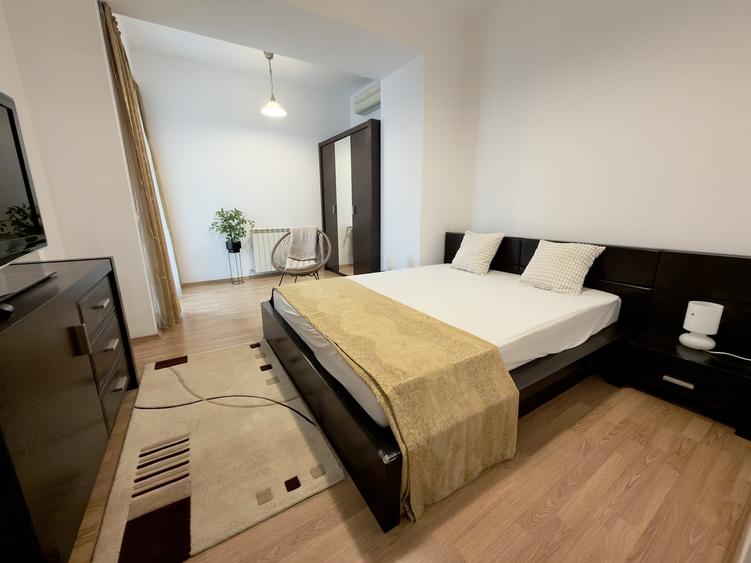 Apartament cu 4 camere semidecomandat, mobilat în Aviației