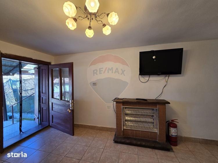 Casă cu 3 camere în Stupini