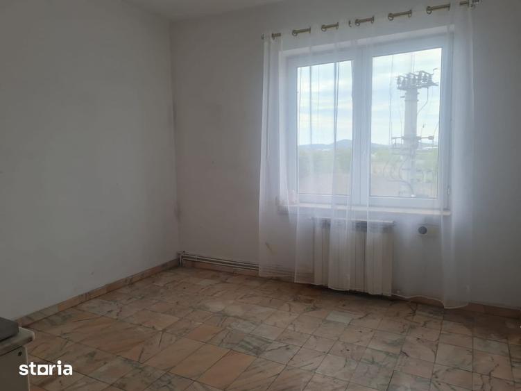 Spațiu comercial, de 110 mp, în Tractorul