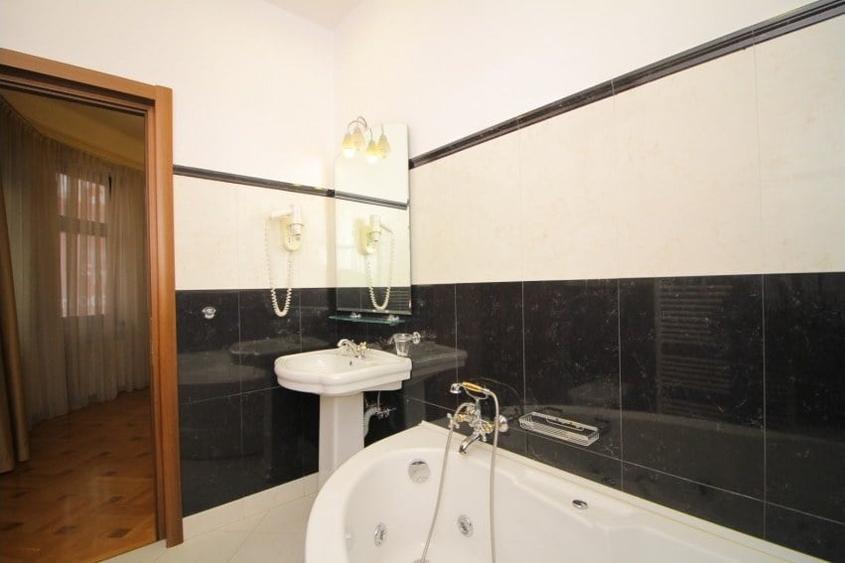 Apartament cu 5 camere în Dorobanți