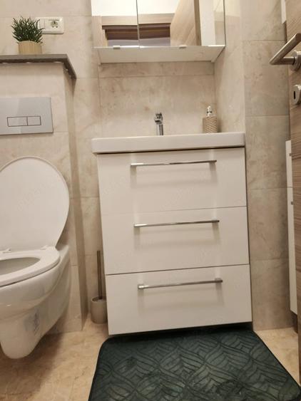 Apartament cu 3 camere decomandat în Răcădău