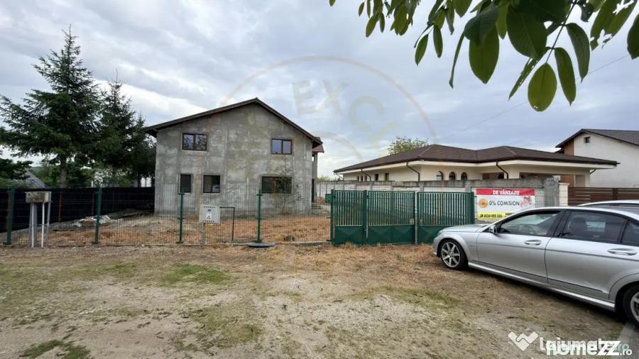 Casă cu 7 camere cu Teren 800 Mp în Mărăcineni