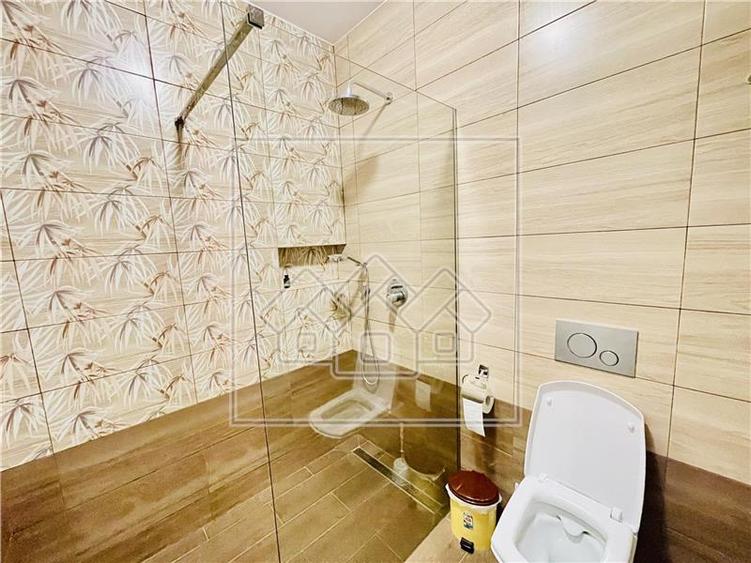 Apartament decomandat - NOU - 3 camere - 67 mp - balcon - 13