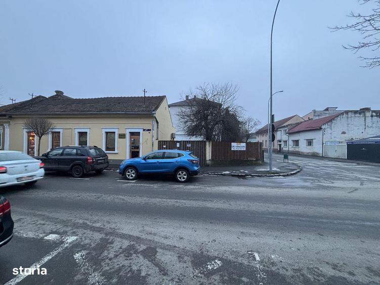 Casă cu 3 camere cu Teren 356 Mp în Central