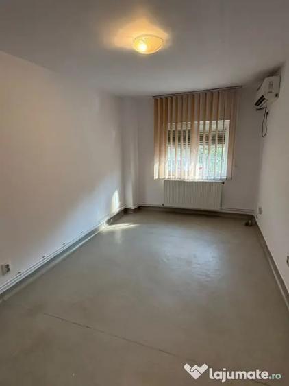 Spațiu comercial, de 35 mp, în Central