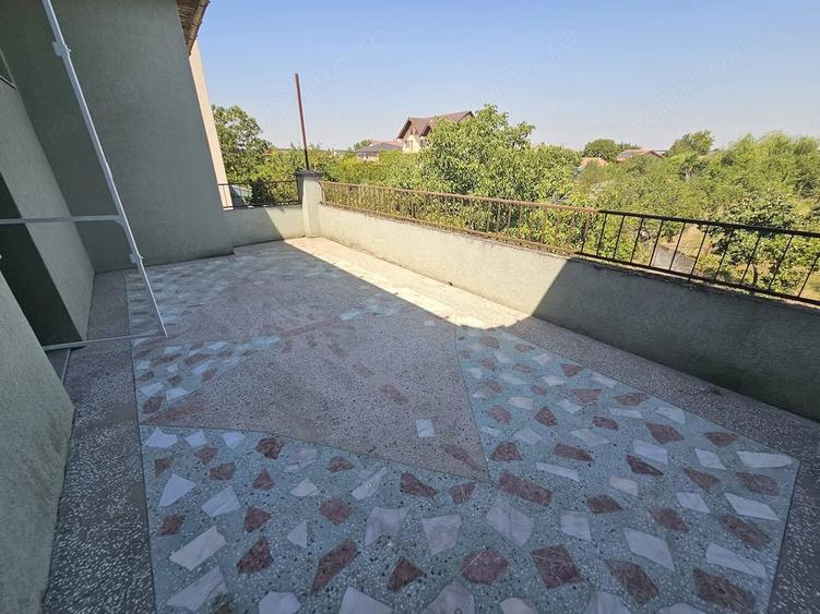 Casă cu 4 camere cu Teren 800 Mp în Ghiroda
