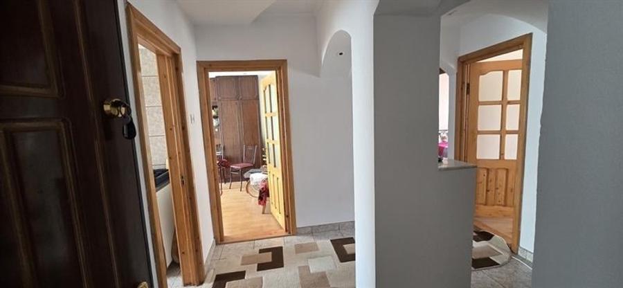 Apartament cu 3 camere decomandat în Fălticeni
