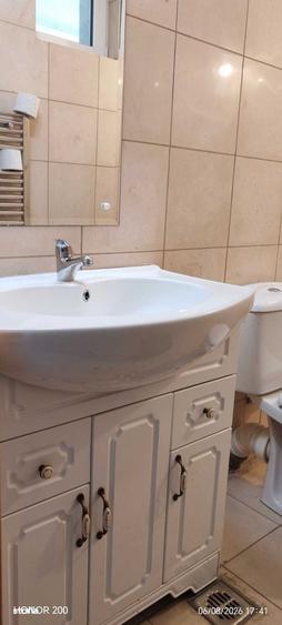 Casă cu 4 camere decomandat în Central
