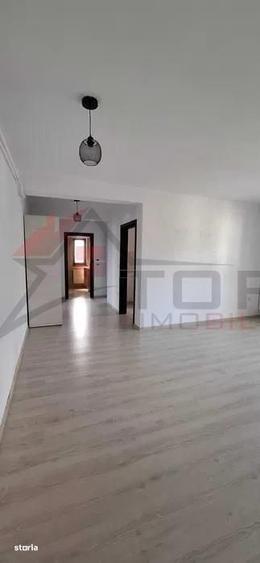 Apartament cu 3 camere decomandat în Valea Lupului