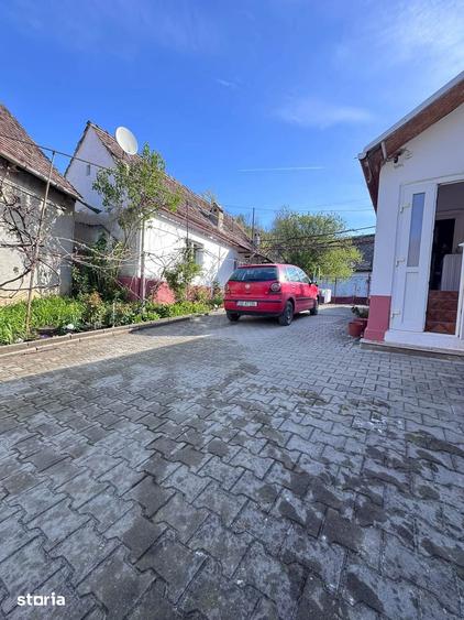Casă cu Teren 2000 Mp în Ațel