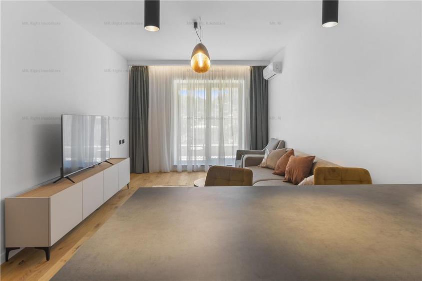 Apartament cu 3 camere decomandat, mobilat în Central