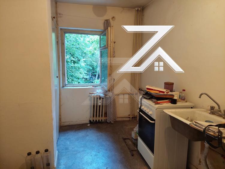 Apartament cu 3 camere semidecomandat în Brazda lui Novac