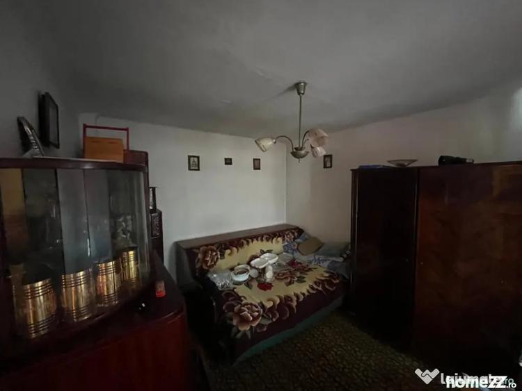 Casă cu 5 camere cu Teren 468 Mp în Central