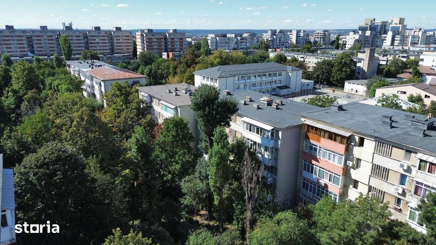 Apartament cu 2 camere semidecomandat în Calea București