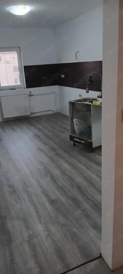 Apartament cu 3 camere decomandat în Iosia