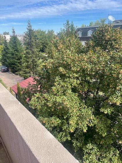Apartament cu 3 camere decomandat, mobilat în Străulești