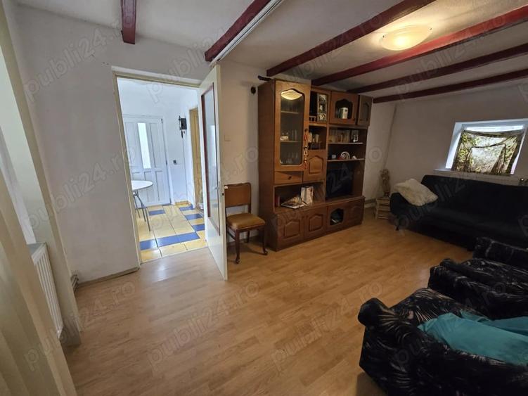 Casă cu 2 camere cu Teren 1265 Mp în Cartojani