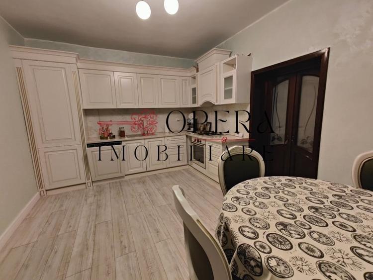 Casă individuală cu 5 camere cu Garaj în Păcurari