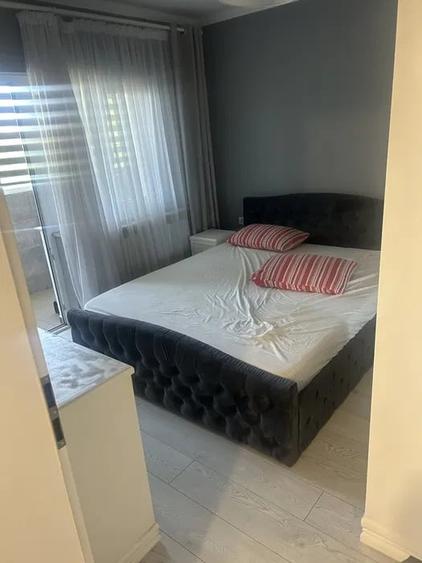 Apartament cu 3 camere decomandat, mobilat în Dacia