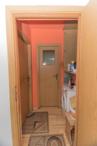 Apartament cu 2 camere semidecomandat în Craiovei
