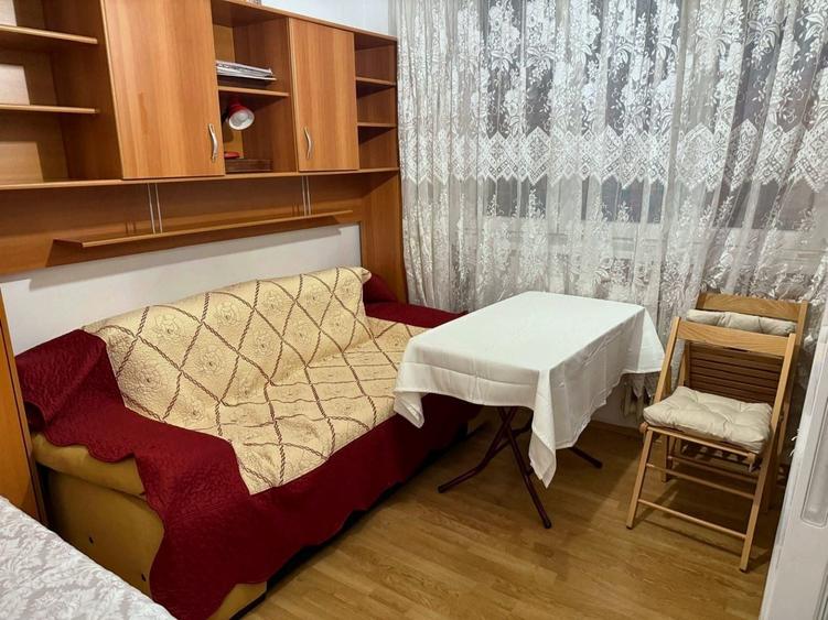 Apartament cu 3 camere semidecomandat în Drumul Taberei