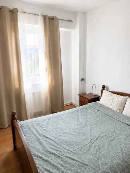 Apartament cu 2 camere decomandat în Frații Golești