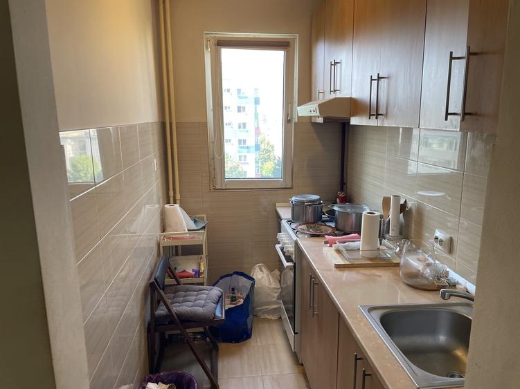 Apartament cu 2 camere semidecomandat în Giurgiului