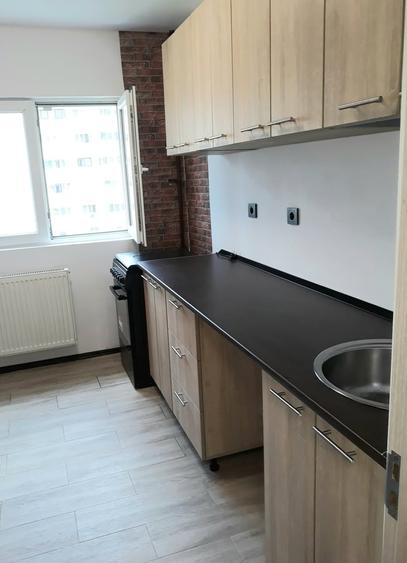 Apartament semidecomandat în Sud