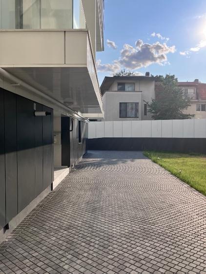 Apartament cu 3 camere semidecomandat, mobilat în Decebal