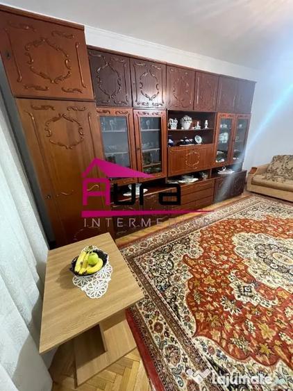 Apartament cu 3 camere decomandat în Central