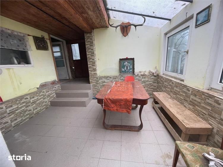 Casă cu 6 camere cu Teren 1413 Mp în Central