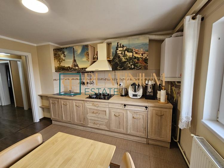 Apartament cu 3 camere decomandat, mobilat în Lipovei