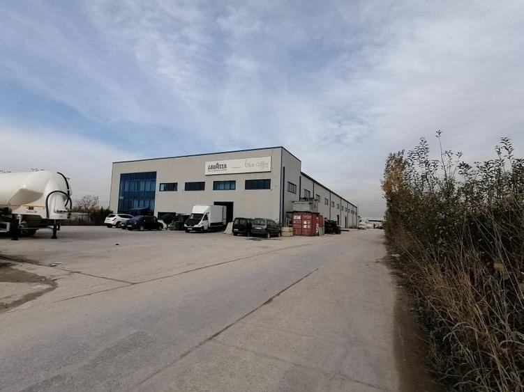 Spațiu industrial, de 6,900 mp, în Nord