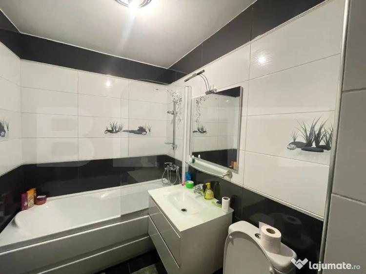 Apartament cu 3 camere decomandat în Calea București