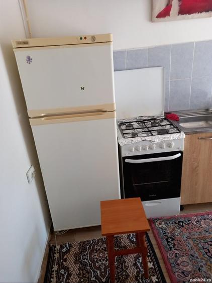 Garsonieră decomandată în Titan