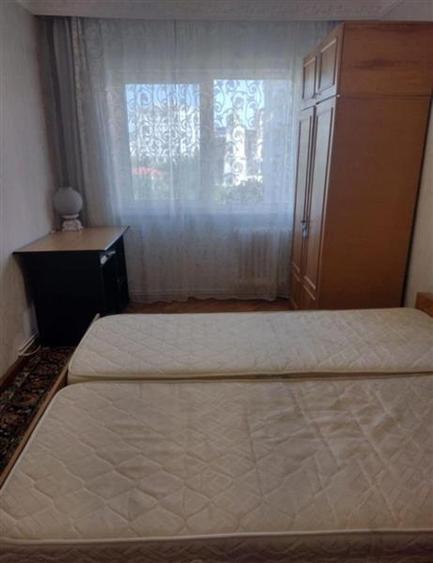 Apartament cu 2 camere decomandat în Podu Roș